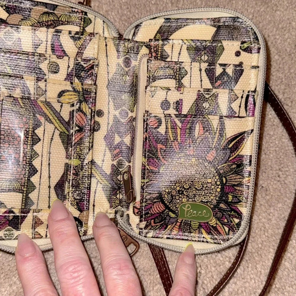 SAKROOTS ZIP AROUND WALLET CELL PHINE HOLDER WITH WRIST/ CROSSBODY STRAP OWL - Picture 4 of 7